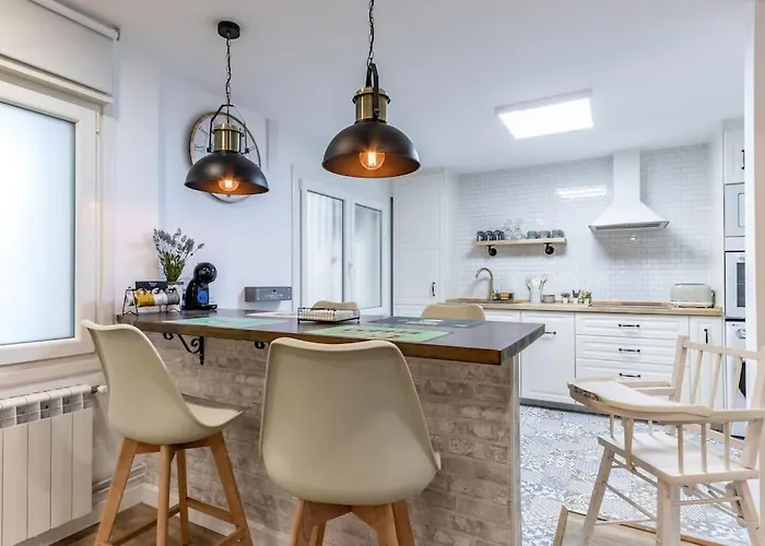 Old Town At Your Feet! Terrace And Private Parking *